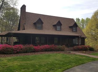 290 Meadowview Dr SE, Winston Salem, NC 27107