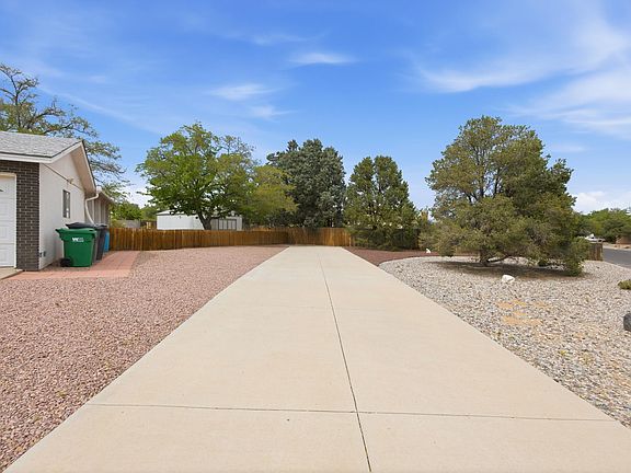 4th image of 3301 May Cir SE
