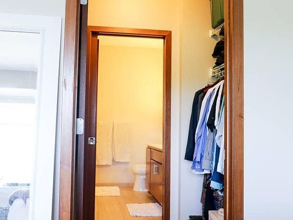 4th image of 3923 Excelsior Blvd #412