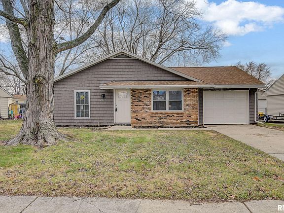 2nd image of 2077 Stonehenge Rd
