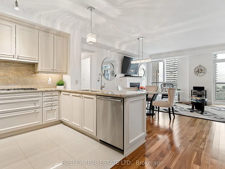 16 Harbour St #4501 — Photo 5