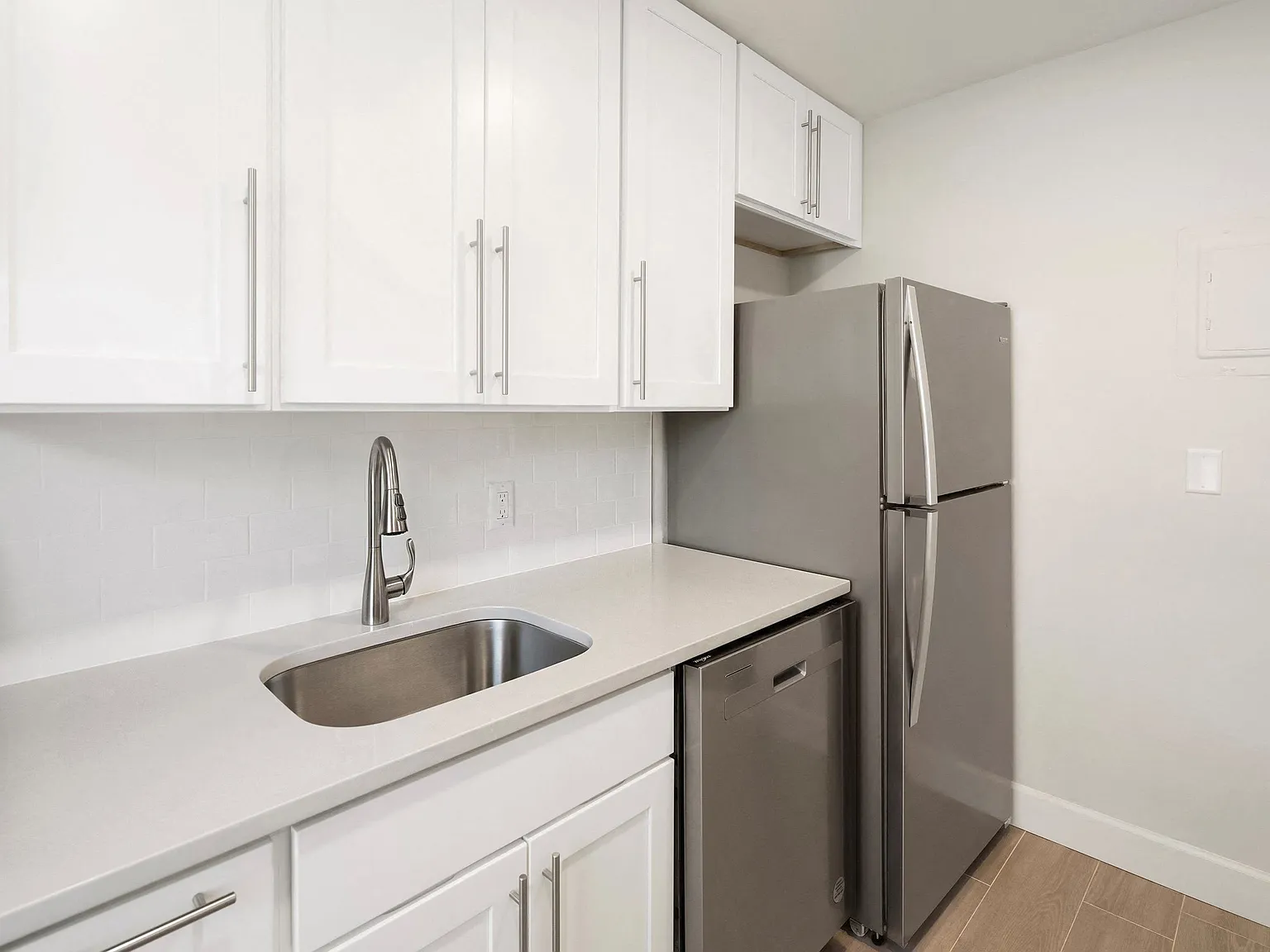 Palisades Gardens Apartments — Photo 3