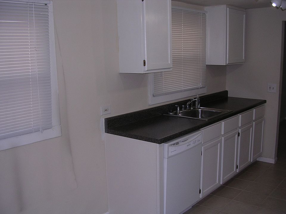 1st image of 5149 N Oakley Ave #2