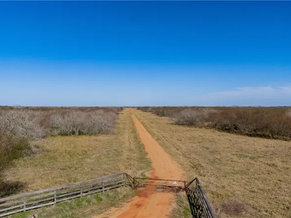 849 Givens Rd, Victoria, TX 77905