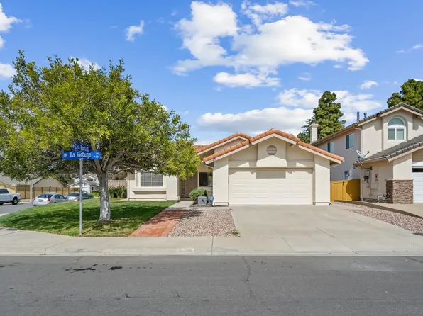 1097 La Tortuga Dr, Vista, CA 92081