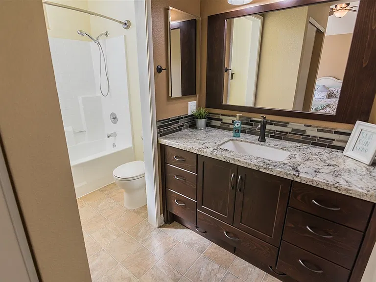 1380 E Washington Ave #49W — Photo 5