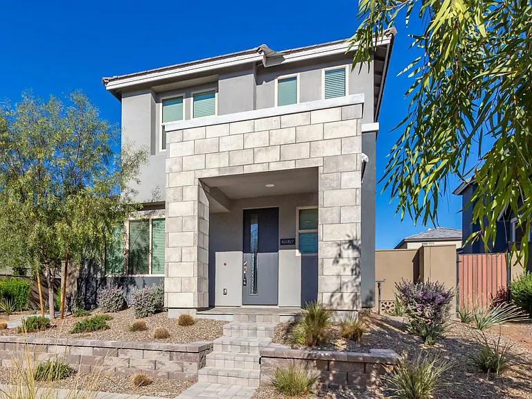 2026 W Desert Hollow Dr — Photo 6