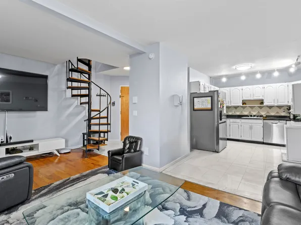 207-209 Prospect Ave #8, Bayonne, NJ 07002