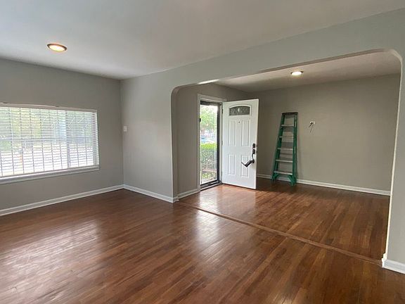 5th image of 1418 W Gerald Ave