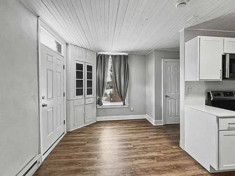 116 N Union St — Photo 7