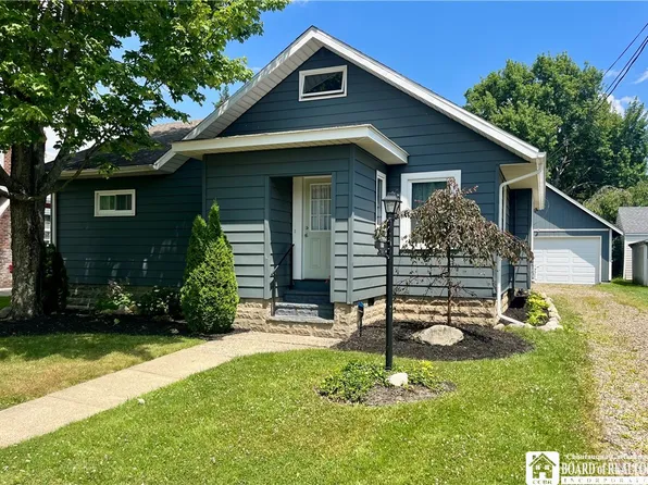 185 Colfax St, Jamestown, NY 14701