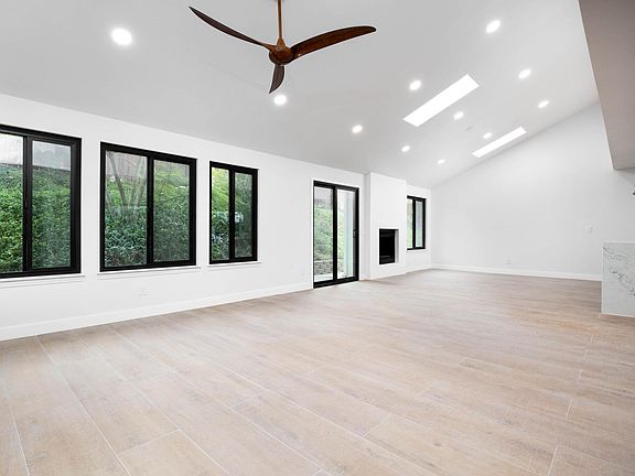 5th image of 1008 Olly Ct