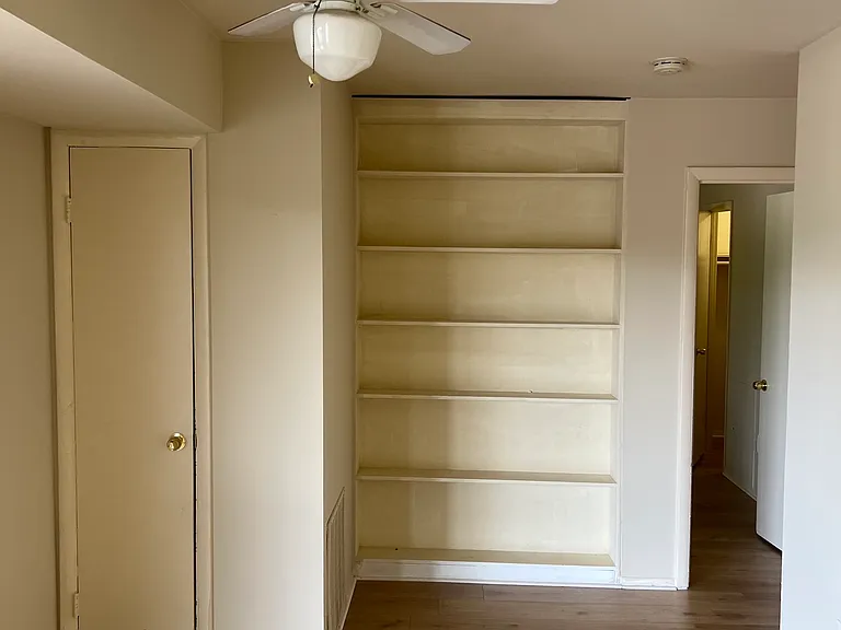 2025 N Lincoln St #113 — Photo 2