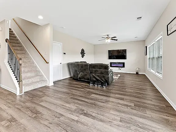 3161 Matthews Dr — Photo 17