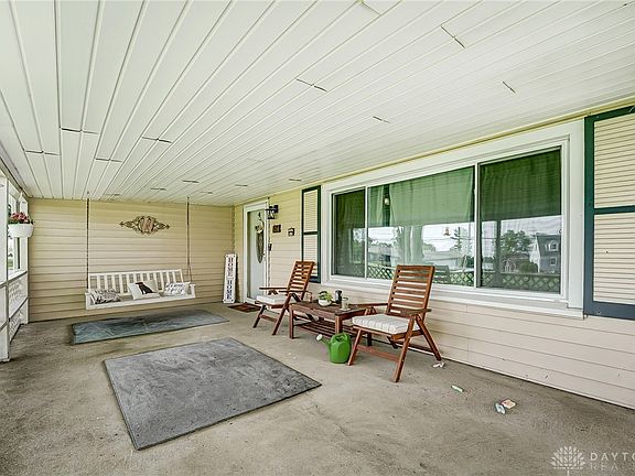 5th image of 640 W Linden Ave
