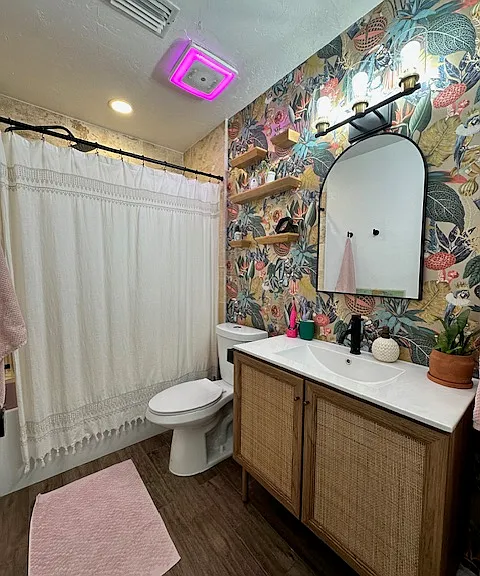 Main bathroom
