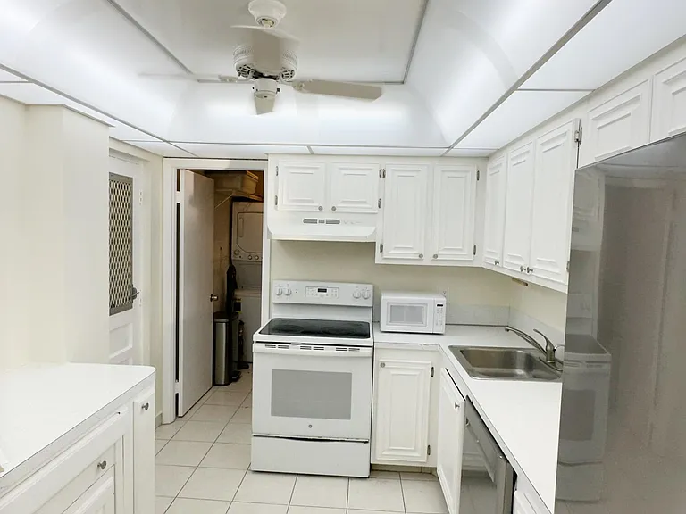 5301 NW 2nd Ave #401 — Photo 7