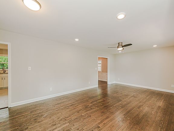 4th image of 4801 Beechknoll Ct