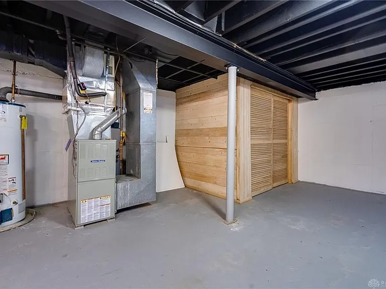 314 Beverly Pl — Photo 31