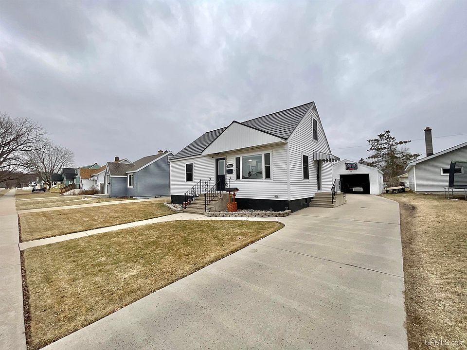 1410 Michigan Ave, Gladstone, MI 49837 Zillow