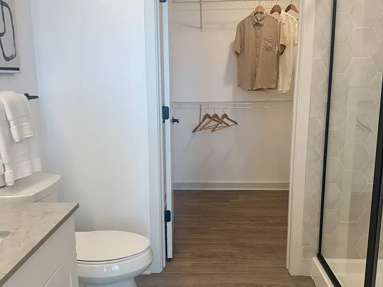 203 W Oak Ave — Photo 18