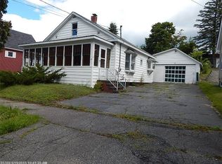 35 Somerset St, Millinocket, ME 04462