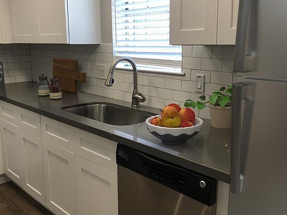 5th image of 1820 Pine Village Dr #1822