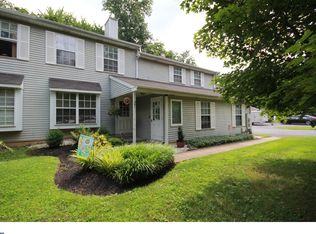 581 S Dove Rd, Yardley, PA 19067