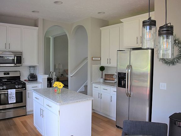 3rd image of 5467 Highbury Dr SE