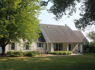 522 S Spring Ct, Oconomowoc, WI 53066