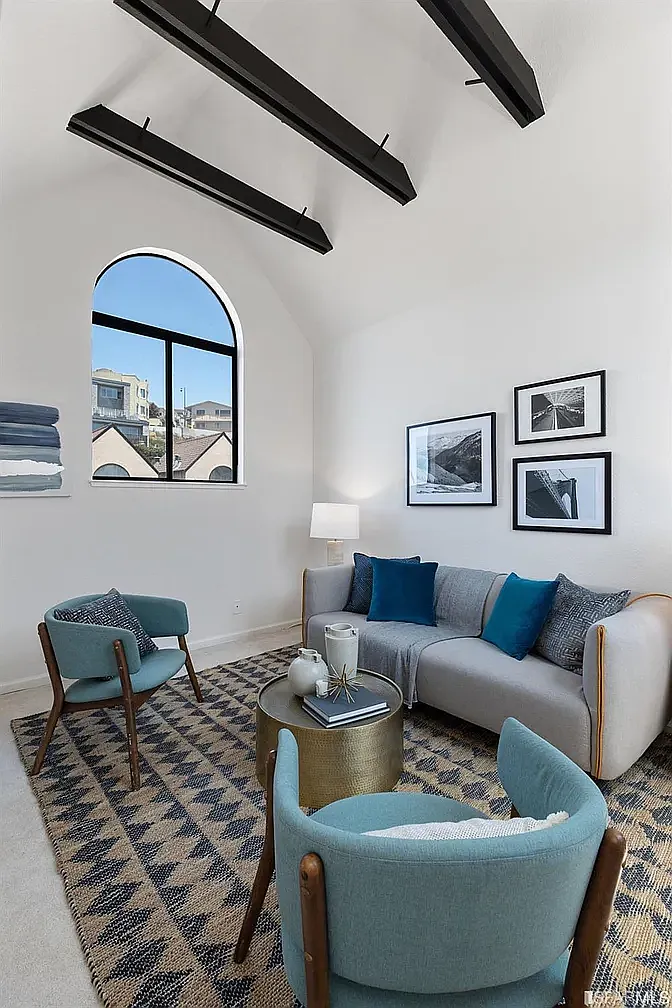 1 bed, 768 sqft, $5,700 — Photo 2