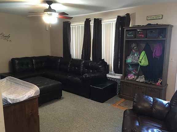 5th image of 452 Hazel Ct