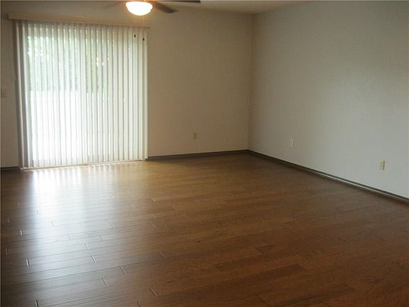 4th image of 5 Canova Ln