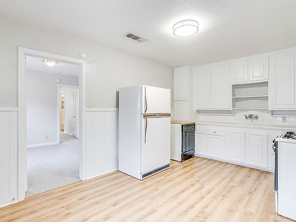 5th image of 1825 Frederick St
