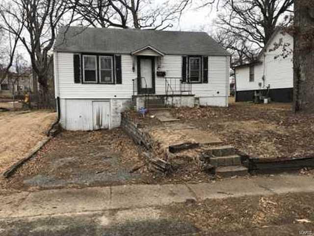 1st image of 2233 Wismer Ave