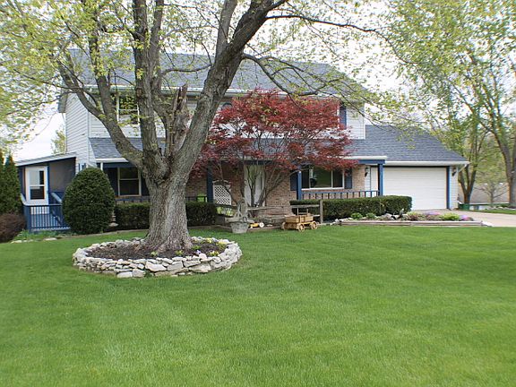 3rd image of 34 W Hunter Dr