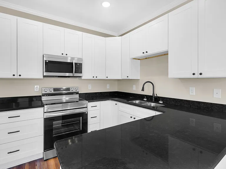 136 Macdonald Blvd — Photo 8