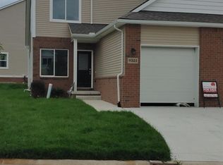 11322 Woodruff Lake Dr, Brighton, MI 48116