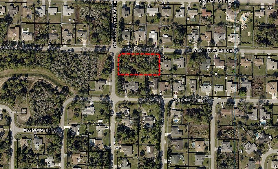2nd image of 612 Almansa St NE