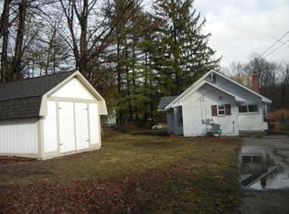 9122 McGregor Rd, Pinckney, MI 48169