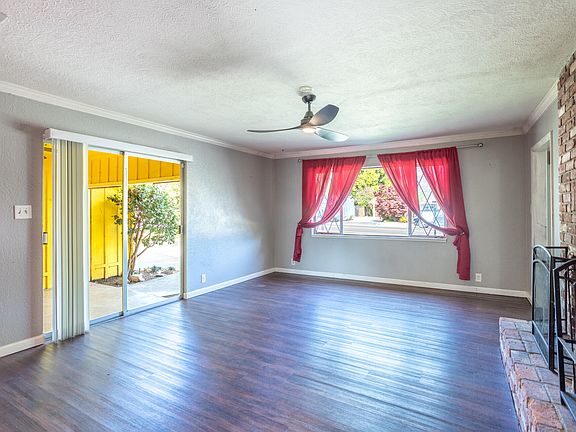 3rd image of 2993 Sacramento Dr