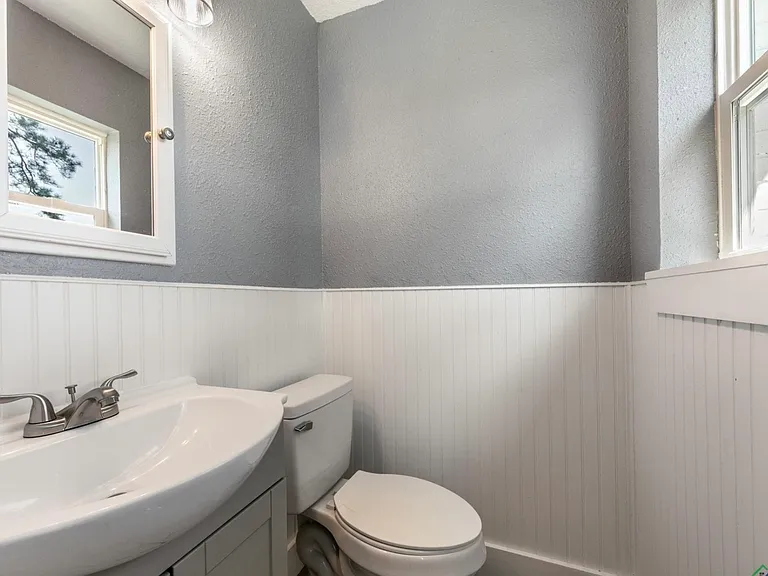 13 Neal St — Photo 5