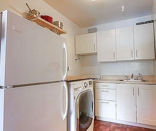 5th image of 605 6th St APT 2B