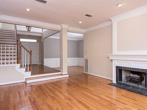 5th image of 4906 Yoakum Blvd