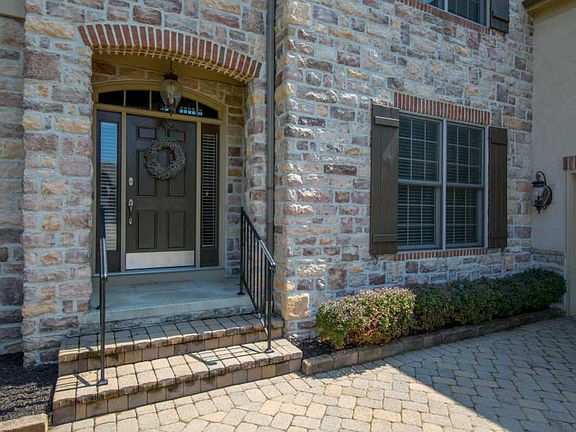 3rd image of 3391 Abbey Knoll Dr