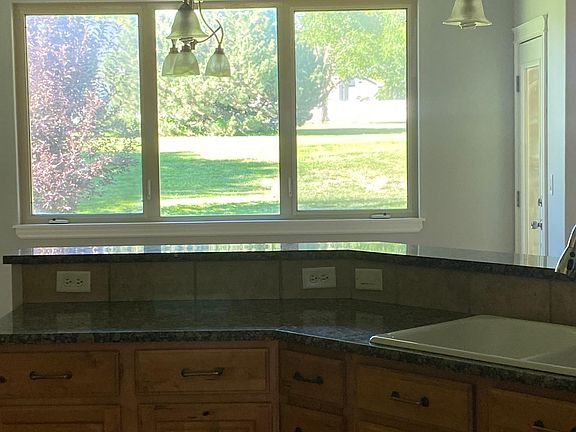 Kitchen eating area