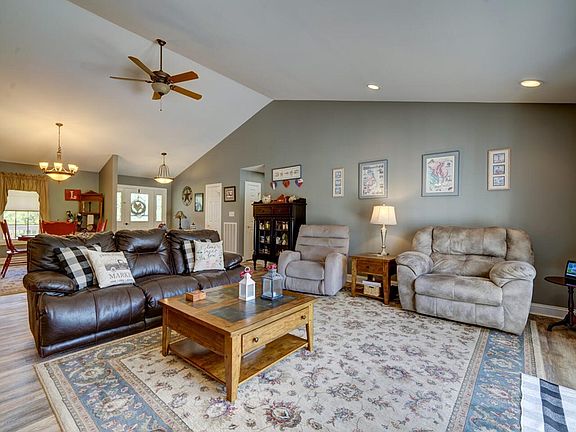 5th image of 527 Grace Stone Dr
