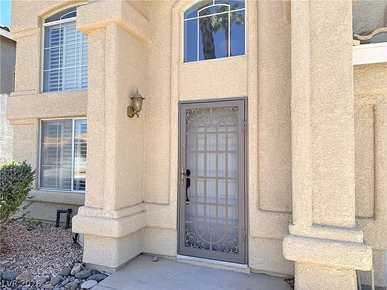 1429 Still Creek Ave — Photo 2