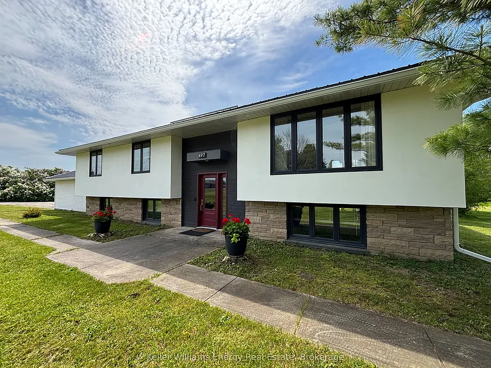 497 Wellington Main St