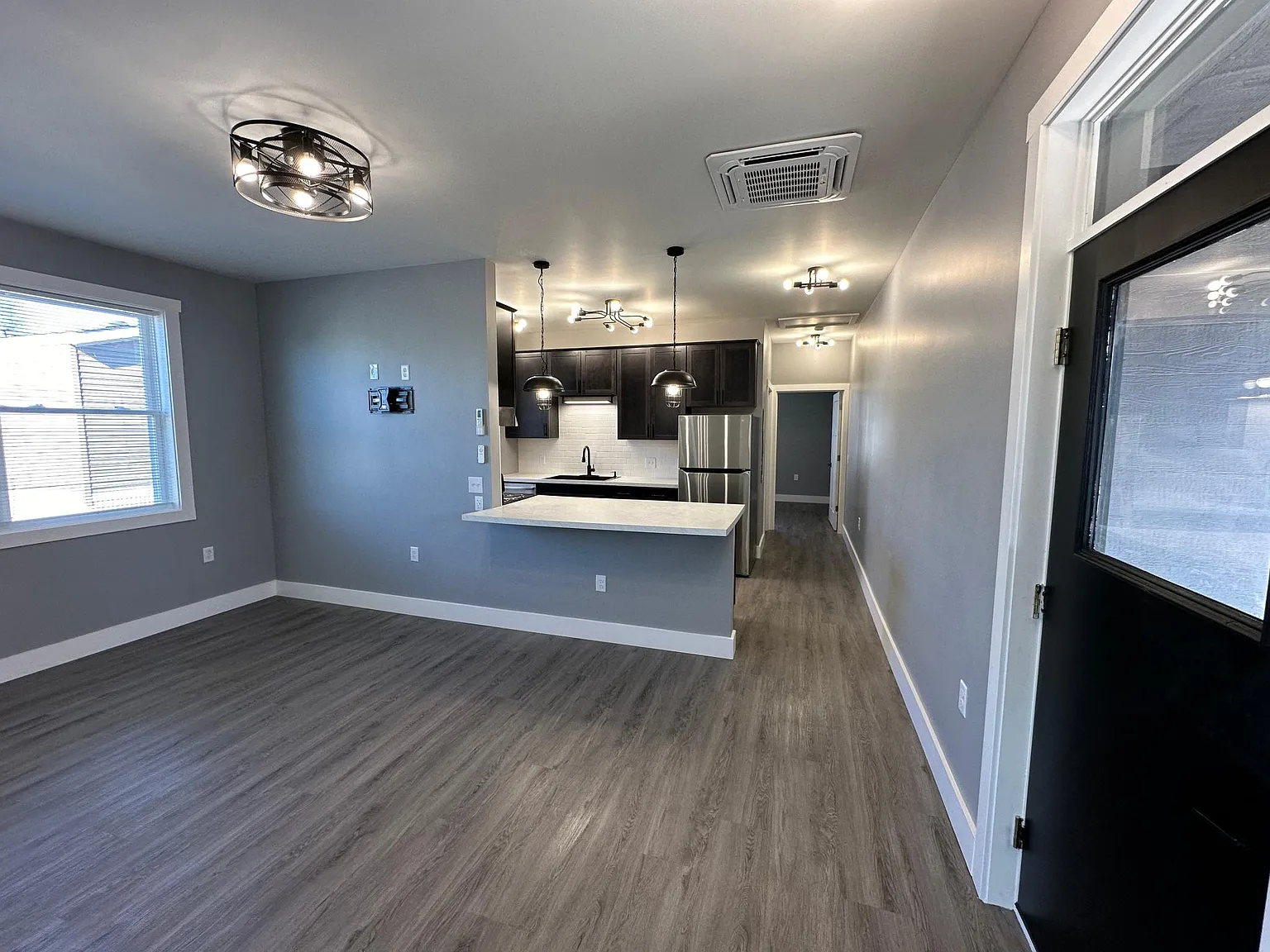 3 bed, 1100 sqft, $1,700 — Photo 4